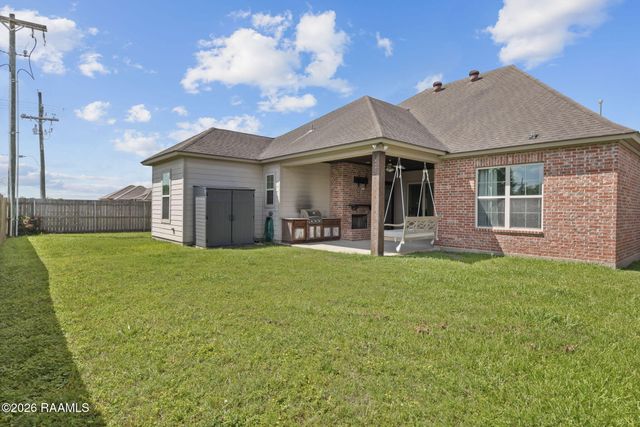 100 Birchview Drive, Broussard, LA 70518