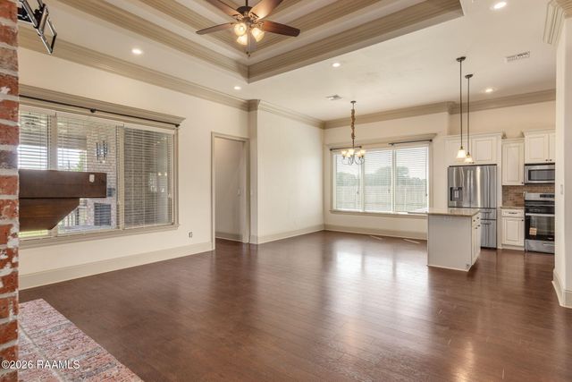 100 Birchview Drive, Broussard, LA 70518