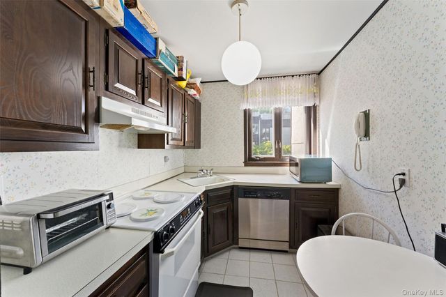 1200 Warburton Avenue 11, Yonkers, NY 10701