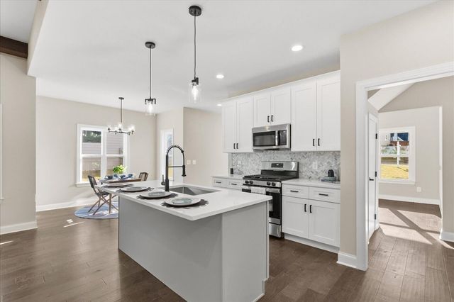 8886 Silver Maple Drive, Ooltewah, TN 37363