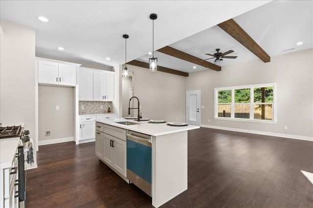 8886 Silver Maple Drive, Ooltewah, TN 37363