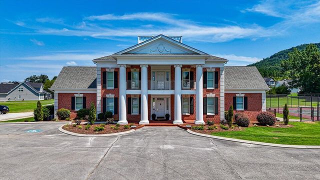 8886 Silver Maple Drive, Ooltewah, TN 37363