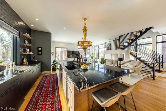 26 Meade Lane, Cleveland Heights, OH 44106