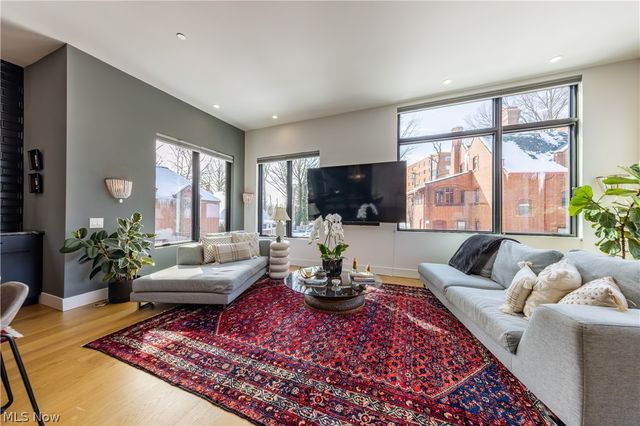 26 Meade Lane, Cleveland Heights, OH 44106