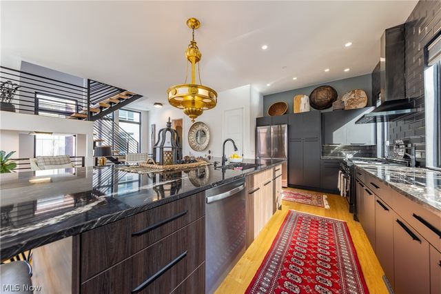 26 Meade Lane, Cleveland Heights, OH 44106