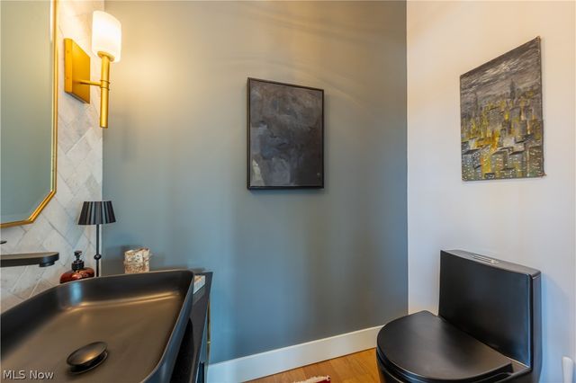 26 Meade Lane, Cleveland Heights, OH 44106