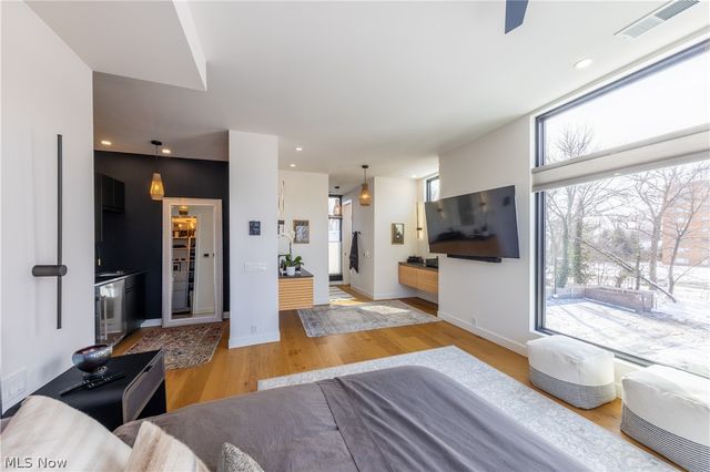 26 Meade Lane, Cleveland Heights, OH 44106