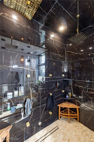 26 Meade Lane, Cleveland Heights, OH 44106