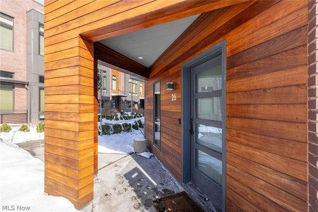 26 Meade Lane, Cleveland Heights, OH 44106