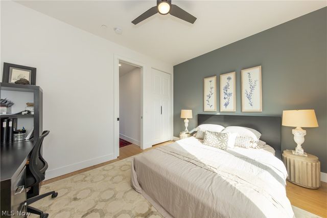 26 Meade Lane, Cleveland Heights, OH 44106