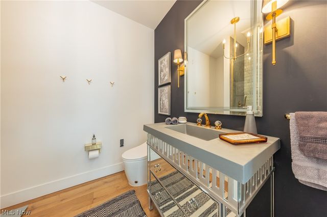 26 Meade Lane, Cleveland Heights, OH 44106