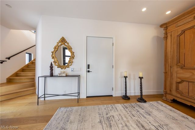 26 Meade Lane, Cleveland Heights, OH 44106