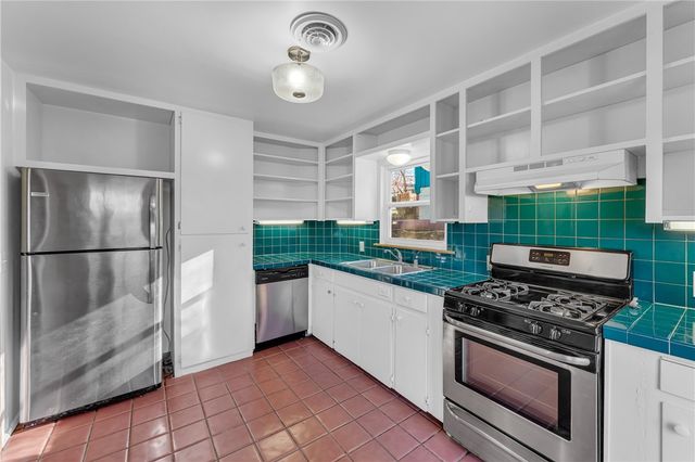 515 W Holly Street, Fayetteville, AR 72703