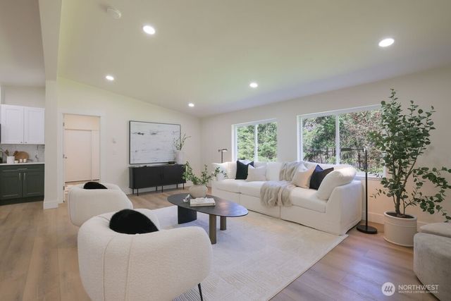 13317 Bandix Road SE, Olalla, WA 98359