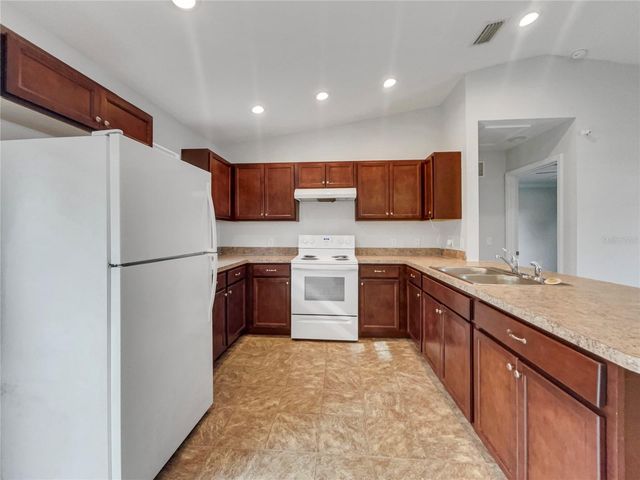 1304 E CAROLINA AVENUE, Deland, FL 32724