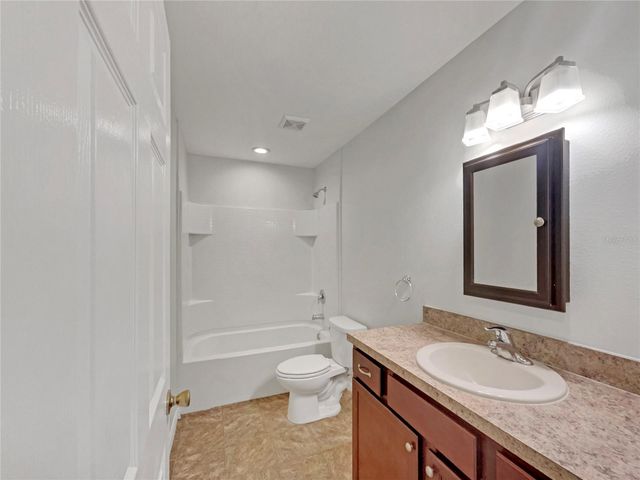 1304 E CAROLINA AVENUE, Deland, FL 32724