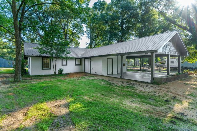 2364 Susan Drive, Crestview, FL 32536