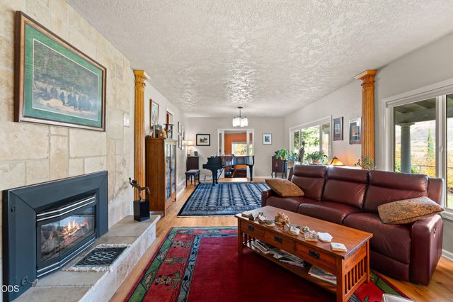 2820 David Lane, Medford, OR 97504