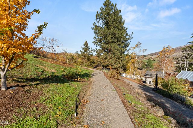 2820 David Lane, Medford, OR 97504
