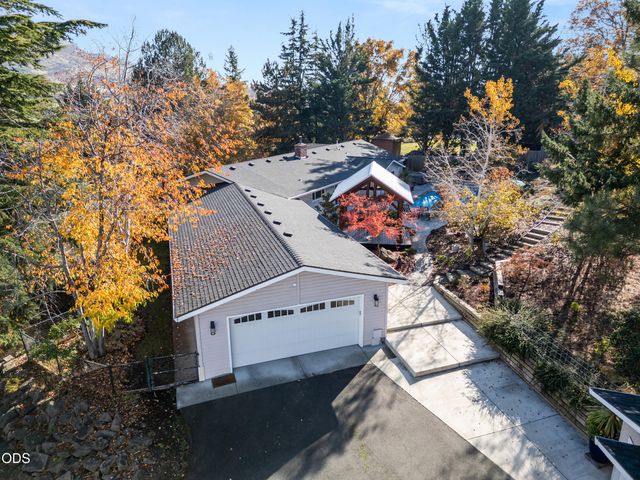 2820 David Lane, Medford, OR 97504
