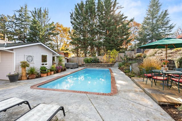 2820 David Lane, Medford, OR 97504