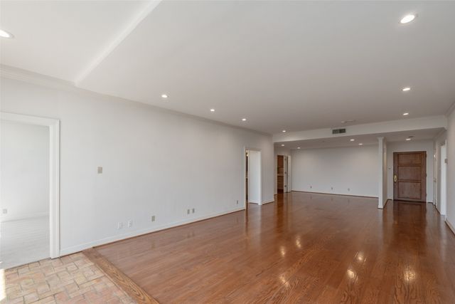 6335 W Northwest Highway 614, Dallas, TX 75225