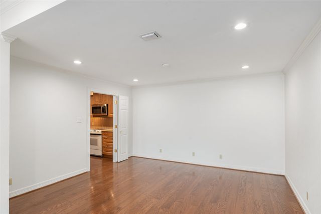 6335 W Northwest Highway 614, Dallas, TX 75225