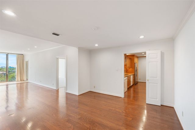 6335 W Northwest Highway 614, Dallas, TX 75225