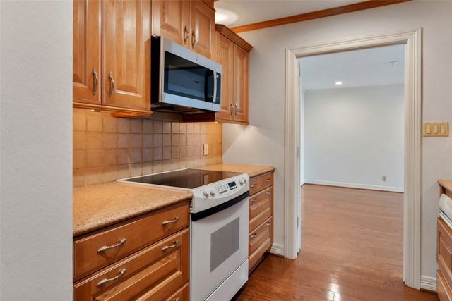 6335 W Northwest Highway 614, Dallas, TX 75225