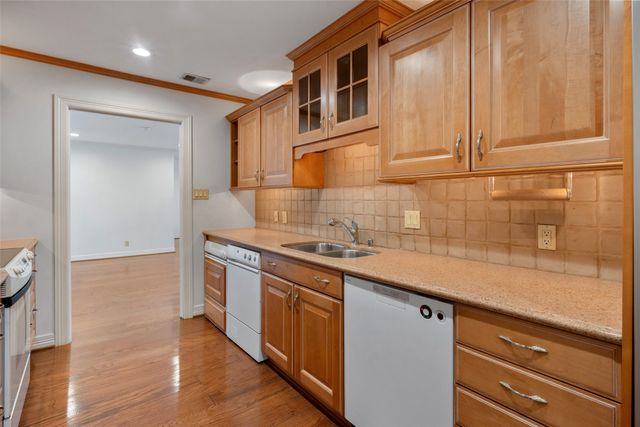 6335 W Northwest Highway 614, Dallas, TX 75225