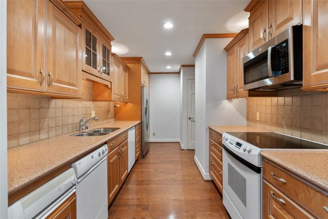 6335 W Northwest Highway 614, Dallas, TX 75225