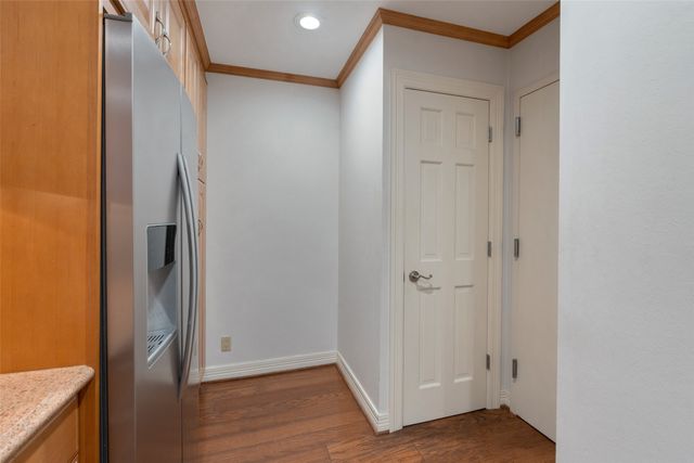 6335 W Northwest Highway 614, Dallas, TX 75225