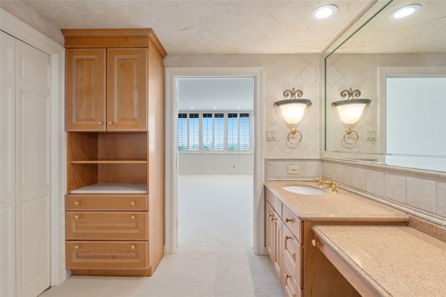 6335 W Northwest Highway 614, Dallas, TX 75225