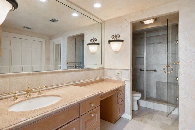 6335 W Northwest Highway 614, Dallas, TX 75225