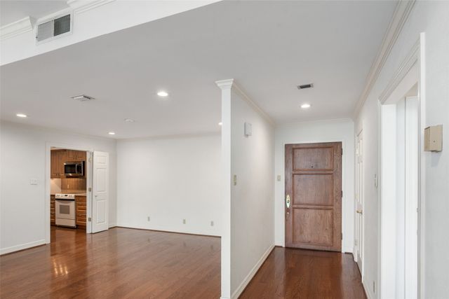 6335 W Northwest Highway 614, Dallas, TX 75225