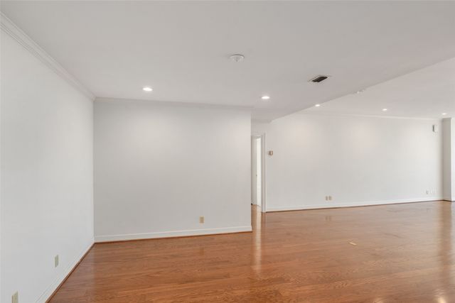 6335 W Northwest Highway 614, Dallas, TX 75225