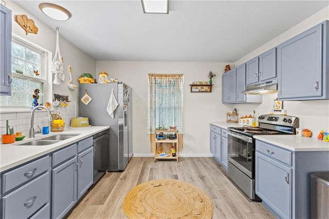 9101 E 55th Street, Raytown, MO 64133