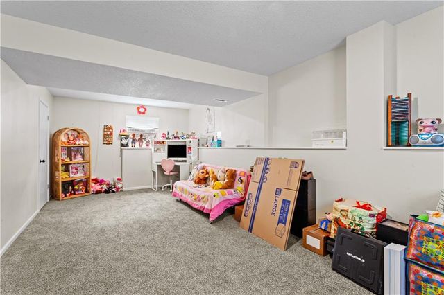 9101 E 55th Street, Raytown, MO 64133