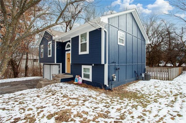 9101 E 55th Street, Raytown, MO 64133