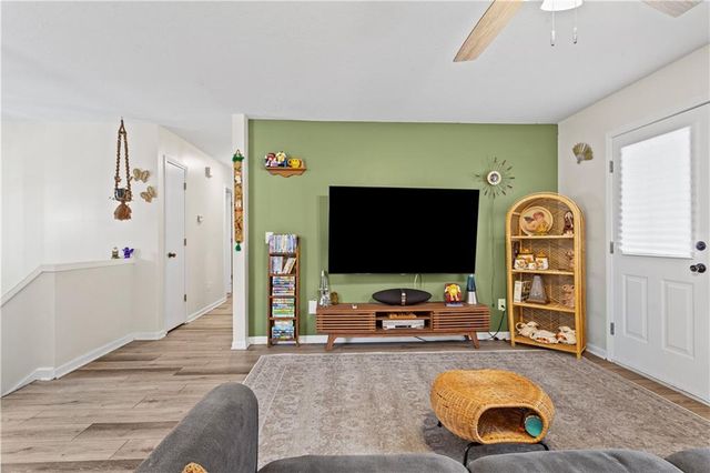 9101 E 55th Street, Raytown, MO 64133