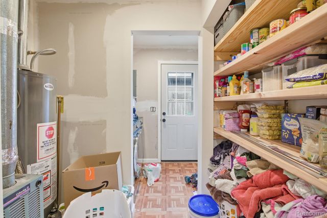 15390 Beech Daly Road, Taylor, MI 48180