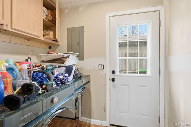 15390 Beech Daly Road, Taylor, MI 48180