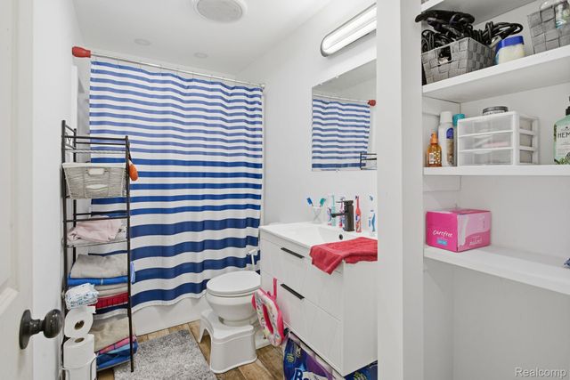 15390 Beech Daly Road, Taylor, MI 48180