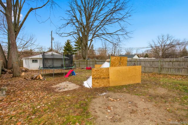 15390 Beech Daly Road, Taylor, MI 48180