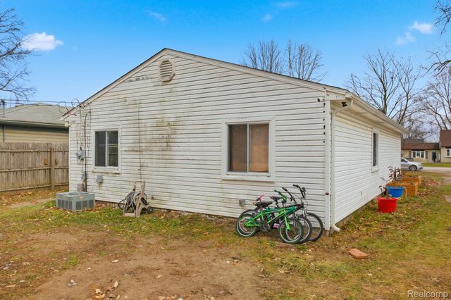 15390 Beech Daly Road, Taylor, MI 48180