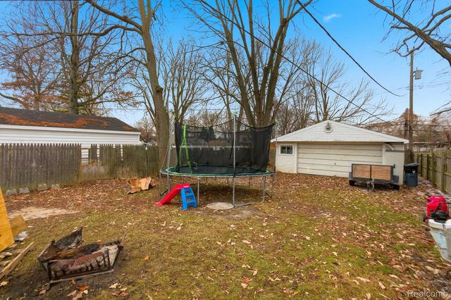 15390 Beech Daly Road, Taylor, MI 48180