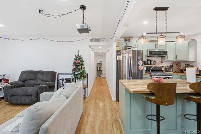 15390 Beech Daly Road, Taylor, MI 48180