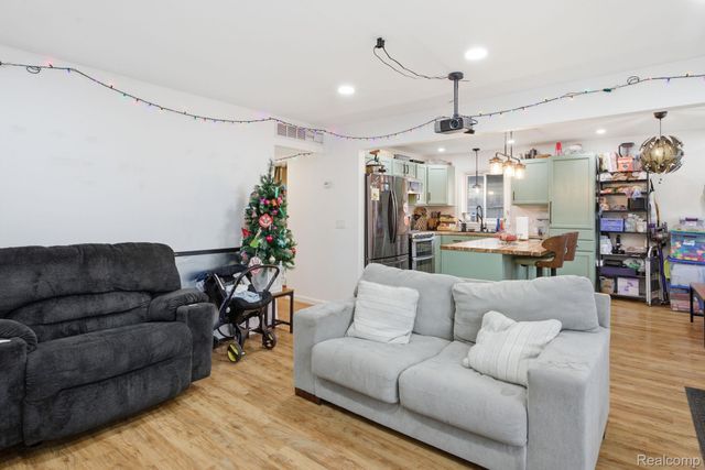 15390 Beech Daly Road, Taylor, MI 48180