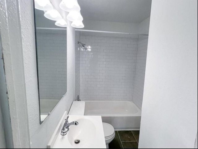 11 Norwood Street 8, Houston, TX 77011