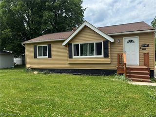 29315 Fairway Boulevard, Willowick, OH 44095